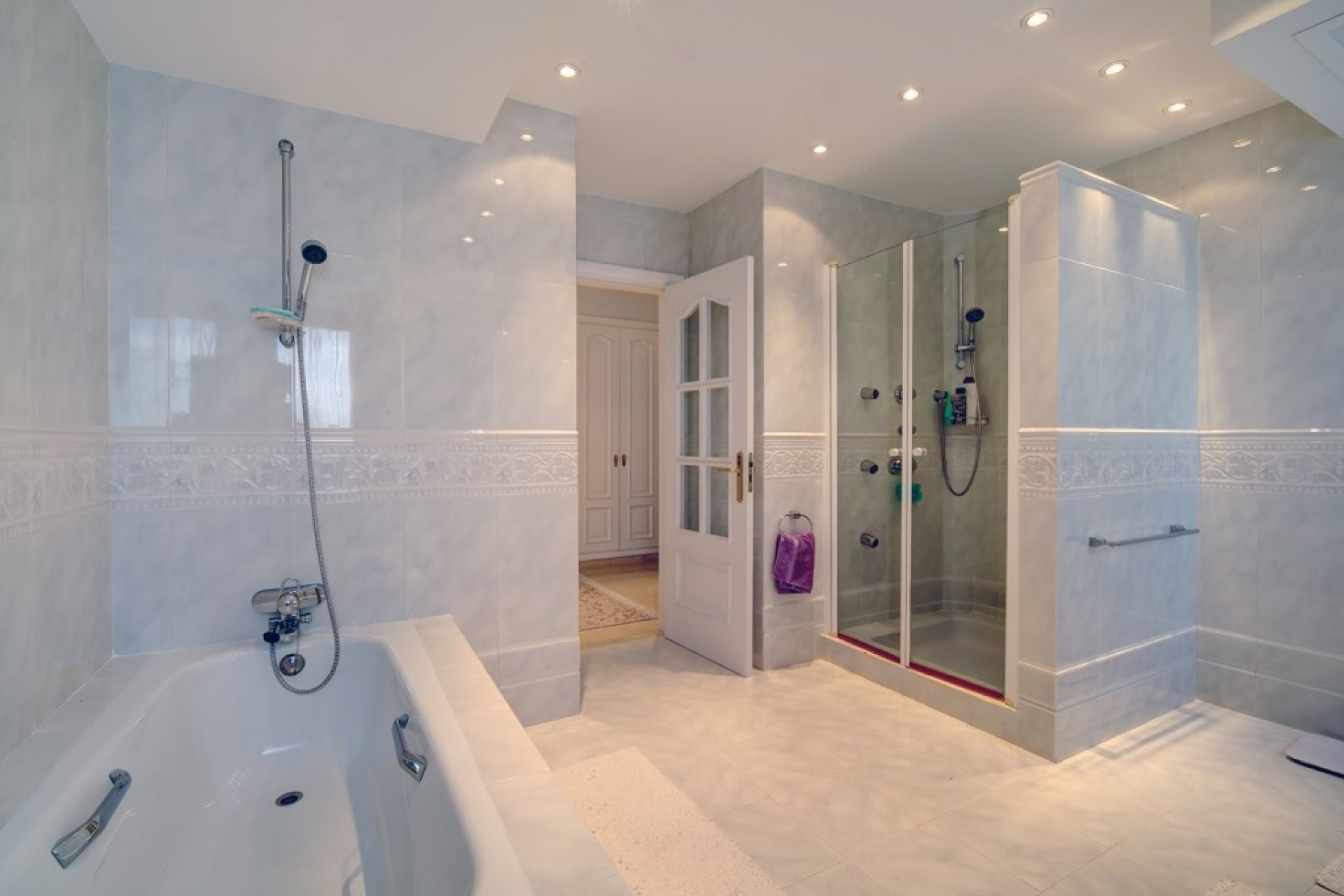 Resale - Villa - Estepona - Costalita