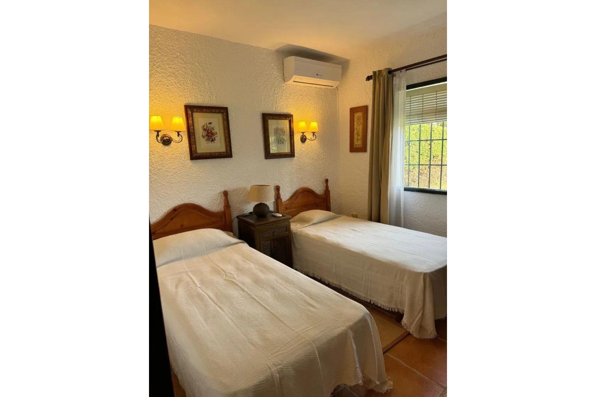 Resale - Villa - Estepona - Costalita