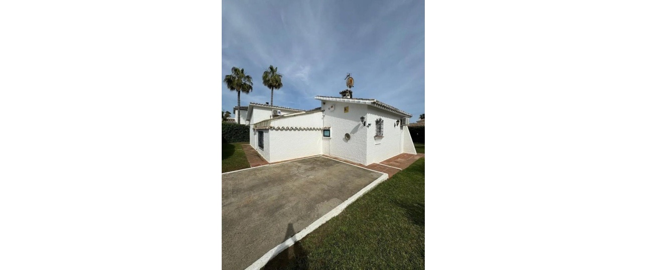 Resale - Villa - Estepona - Costalita