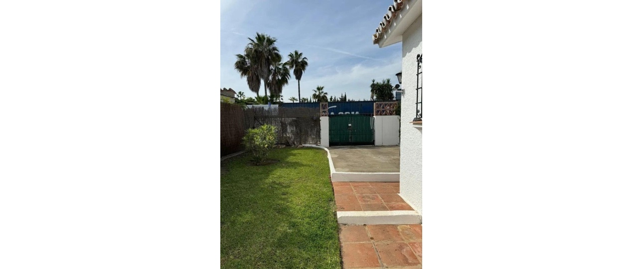 Resale - Villa - Estepona - Costalita