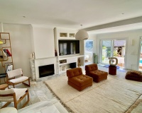 Resale - Villa - Estepona - El Padron