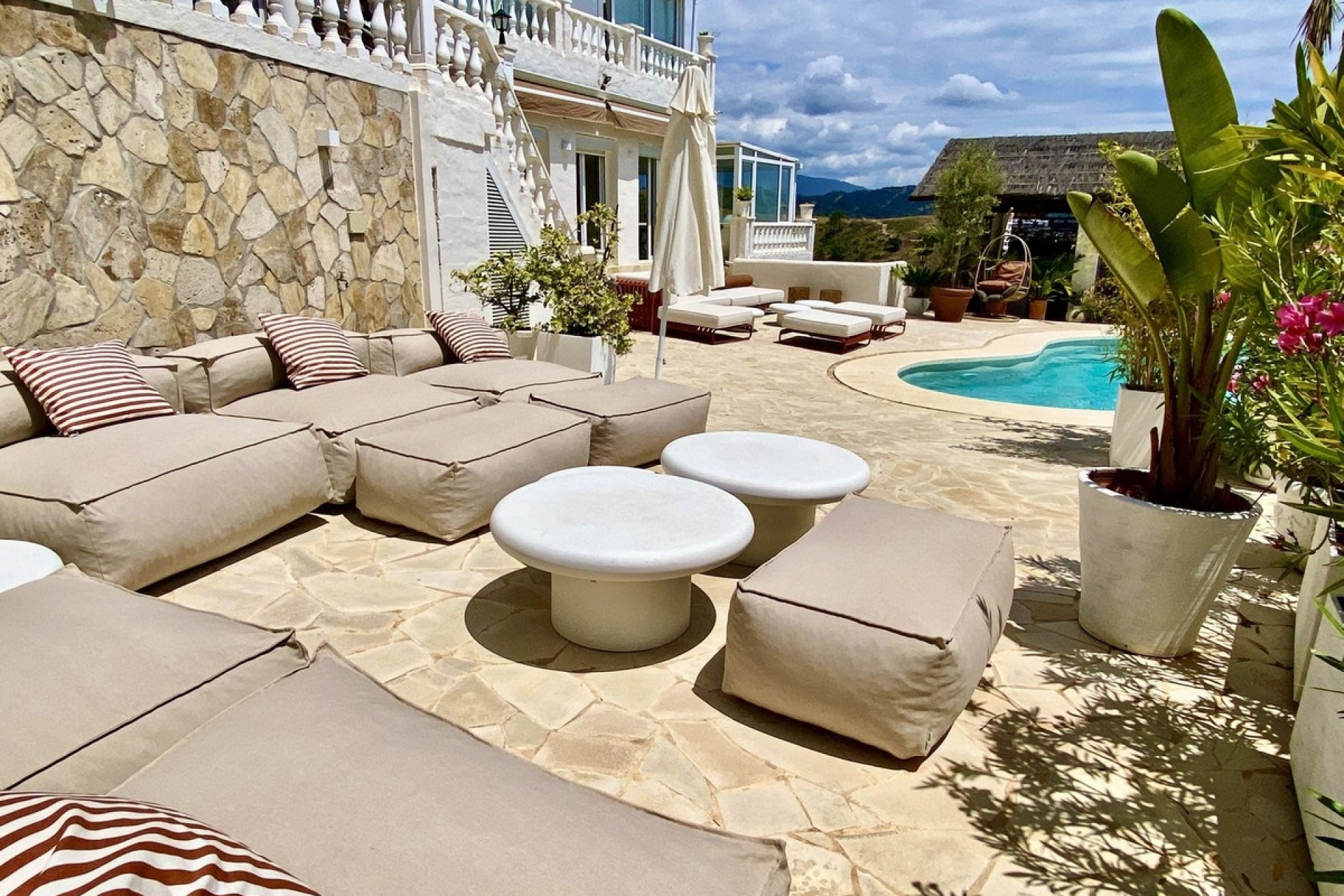 Resale - Villa - Estepona - El Padron