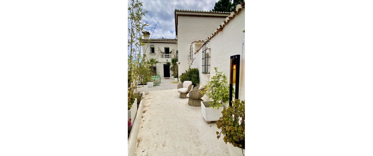 Resale - Villa - Estepona - El Padron