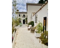 Resale - Villa - Estepona - El Padron
