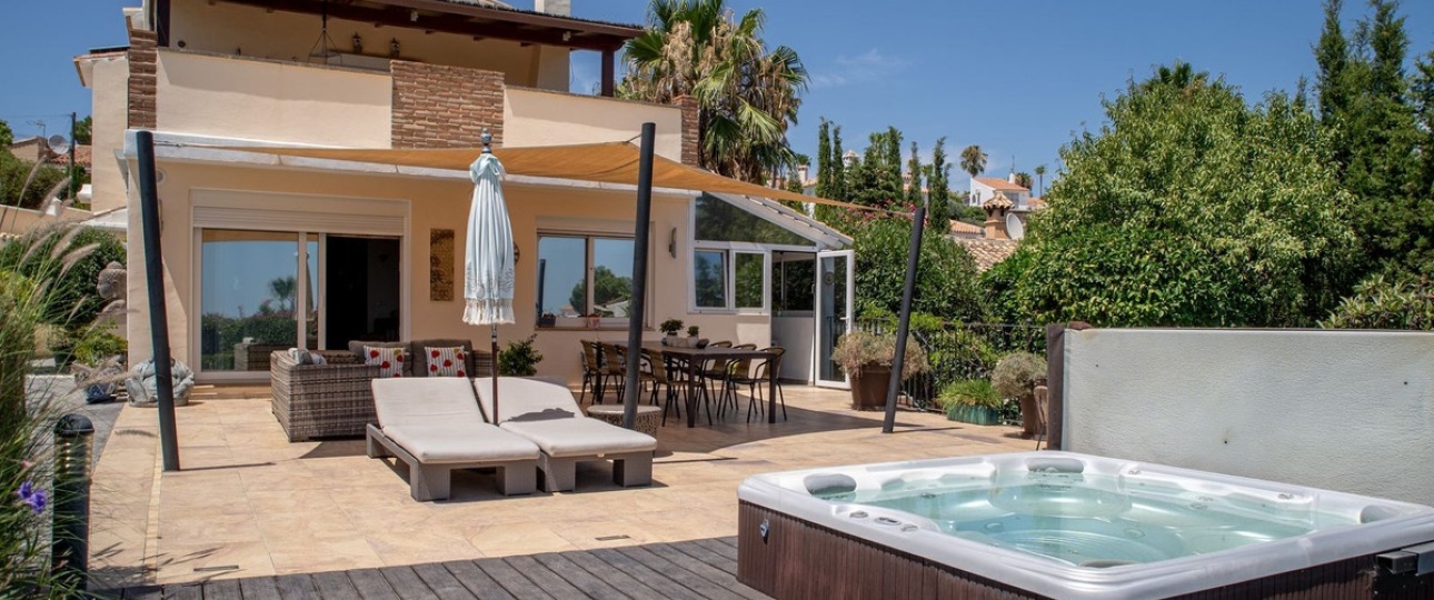 Resale - Villa - Estepona - El Padron
