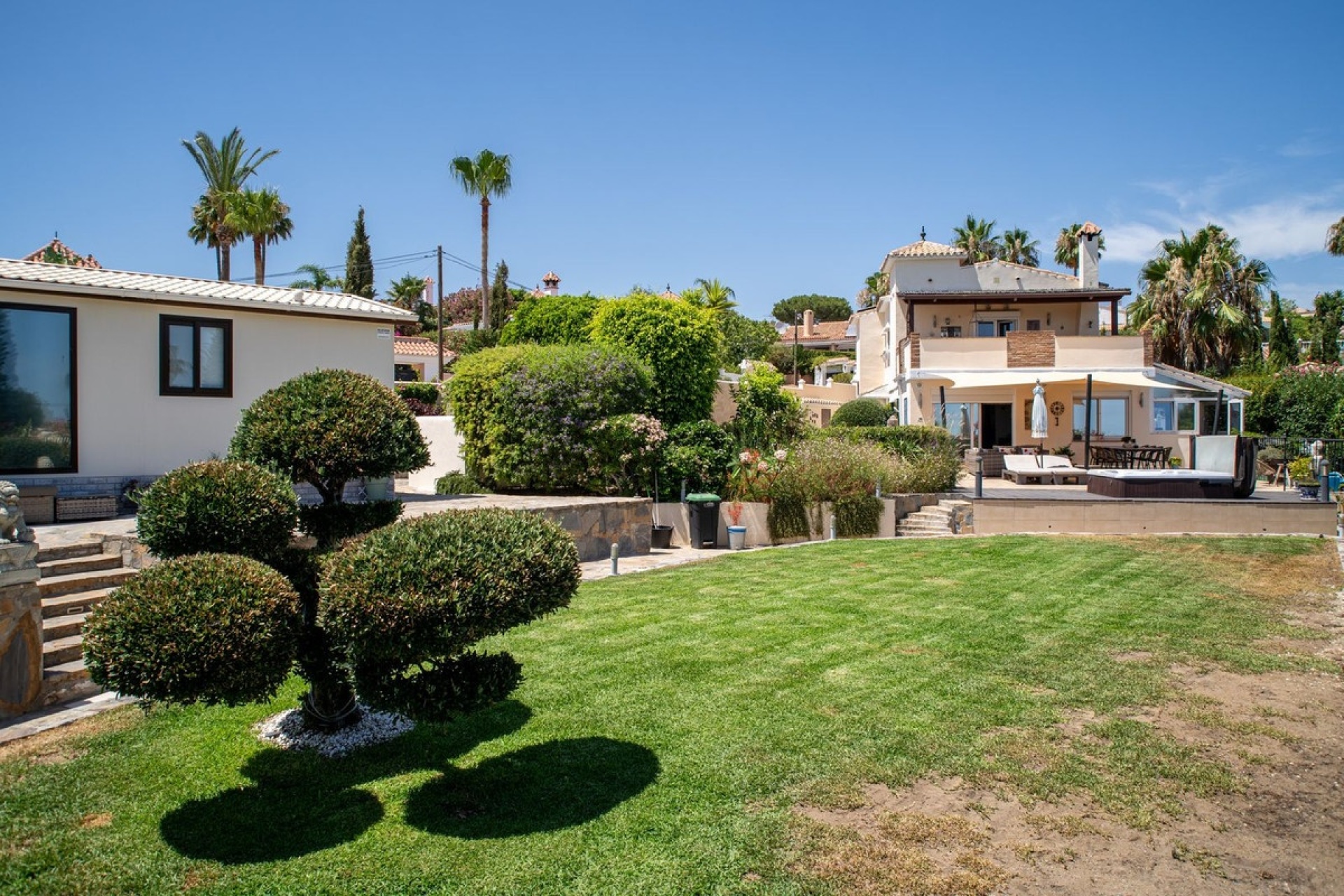 Resale - Villa - Estepona - El Padron