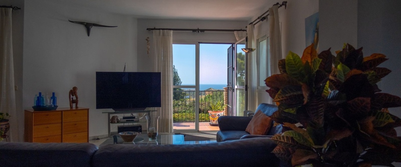Resale - Villa - Estepona - El Padron