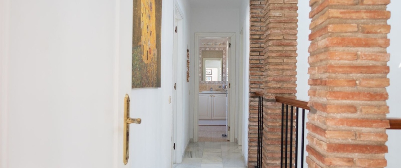 Resale - Villa - Estepona - El Padron