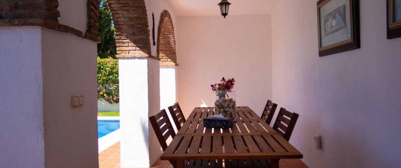Resale - Villa - Estepona - El Padron