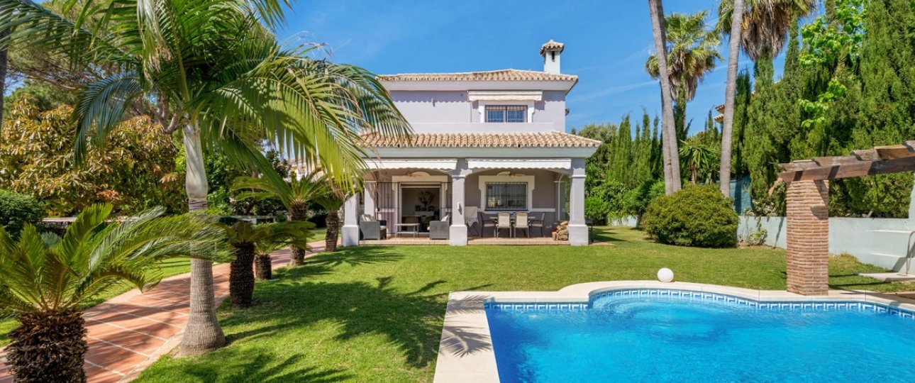 Resale - Villa - Estepona - Estepona Centro