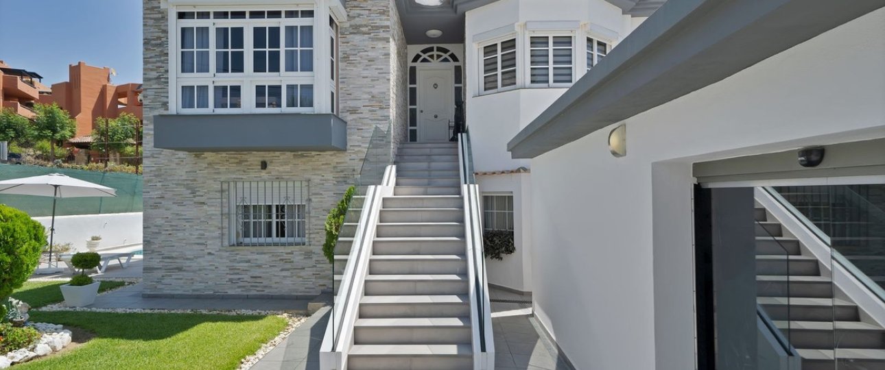 Resale - Villa - Estepona - Estepona Centro