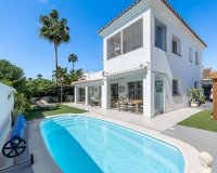 Resale - Villa - Estepona - Estepona Centro