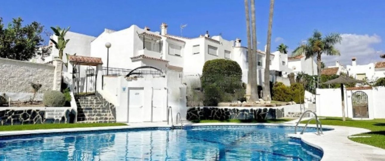 Resale - Villa - Estepona - Estepona Centro