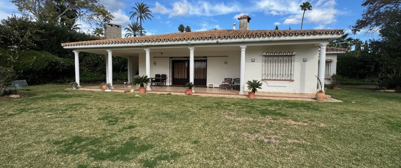 Resale - Villa - Estepona - Estepona Centro
