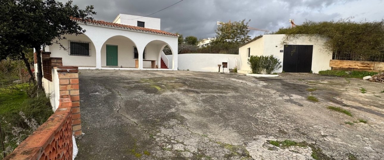 Resale - Villa - Estepona - Estepona Centro