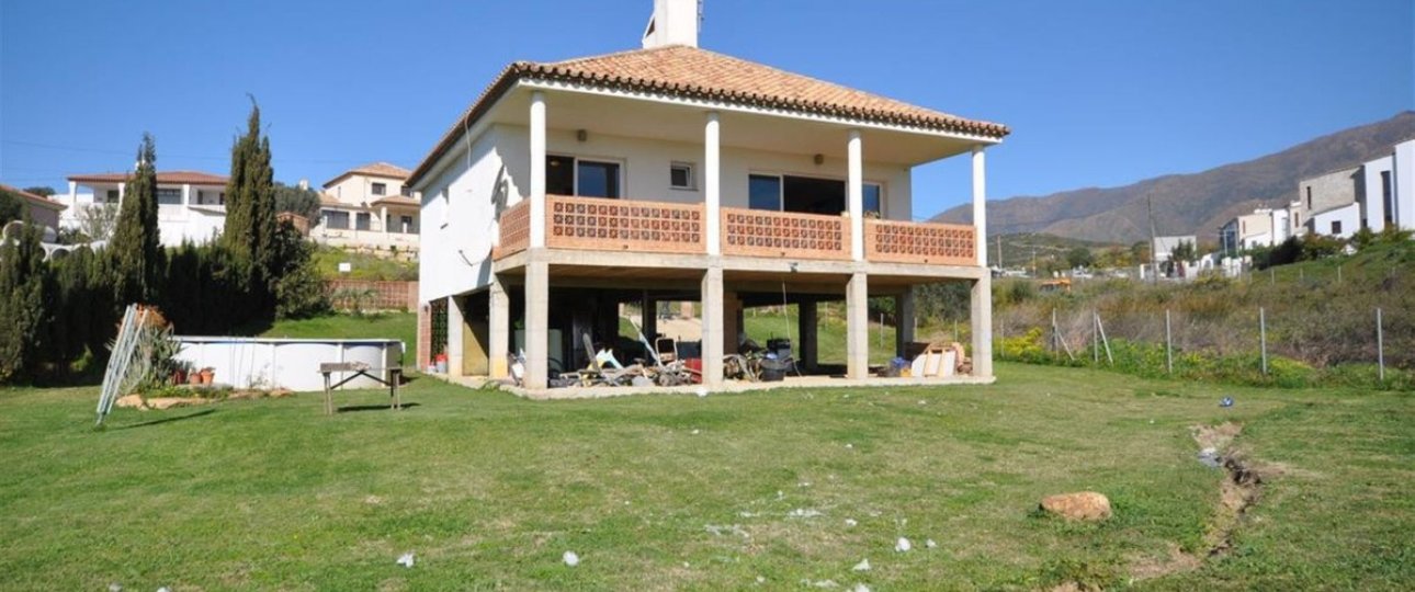 Resale - Villa - Estepona - Estepona Centro