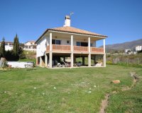 Resale - Villa - Estepona - Estepona Centro