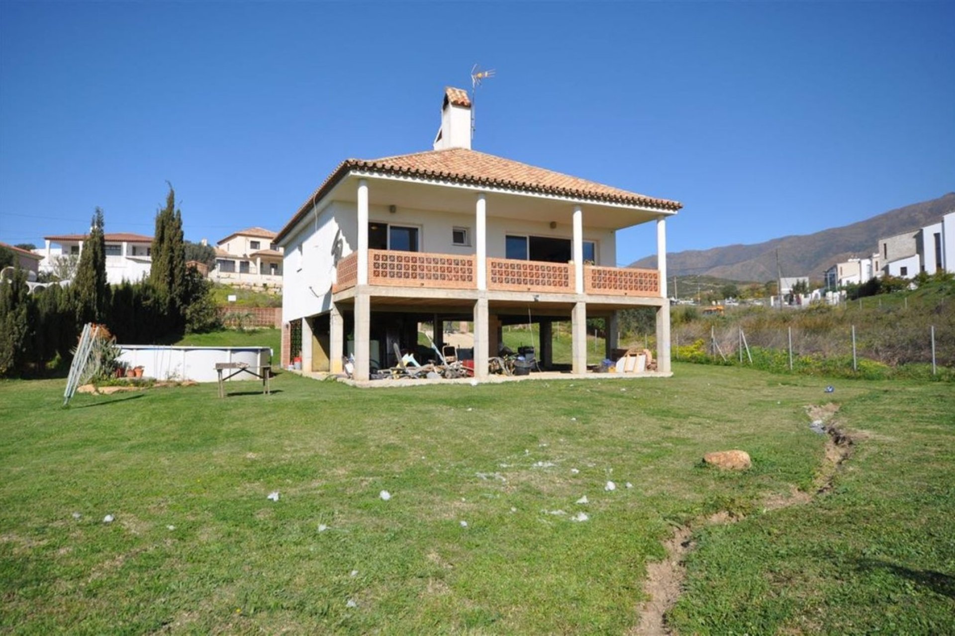 Resale - Villa - Estepona - Estepona Centro
