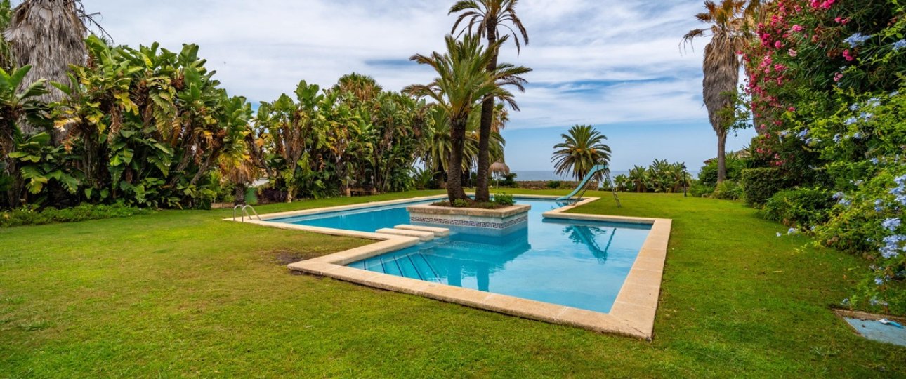Resale - Villa - Estepona - Estepona Centro