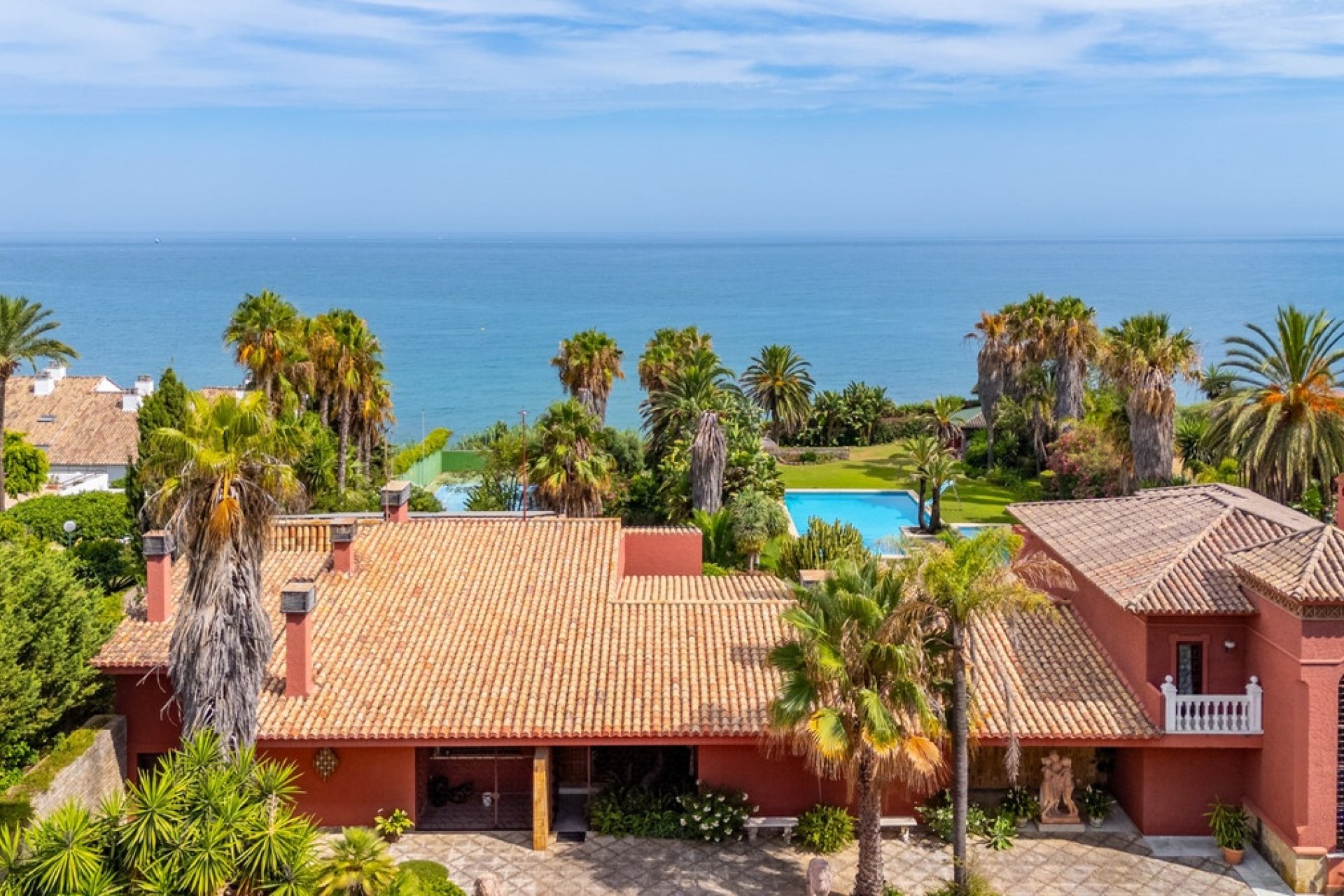 Resale - Villa - Estepona - Estepona Centro