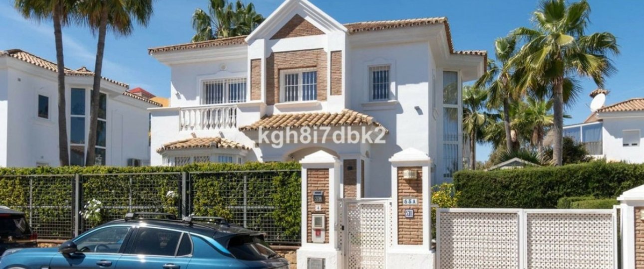 Resale - Villa - Estepona - Estepona Centro