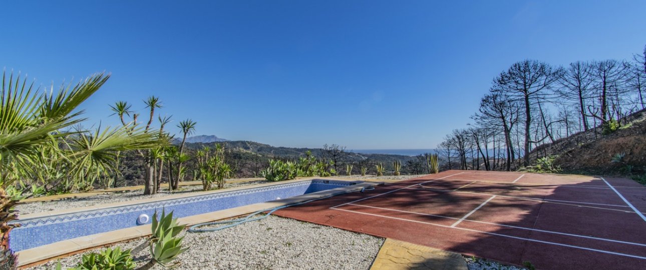 Resale - Villa - Estepona - Estepona Centro