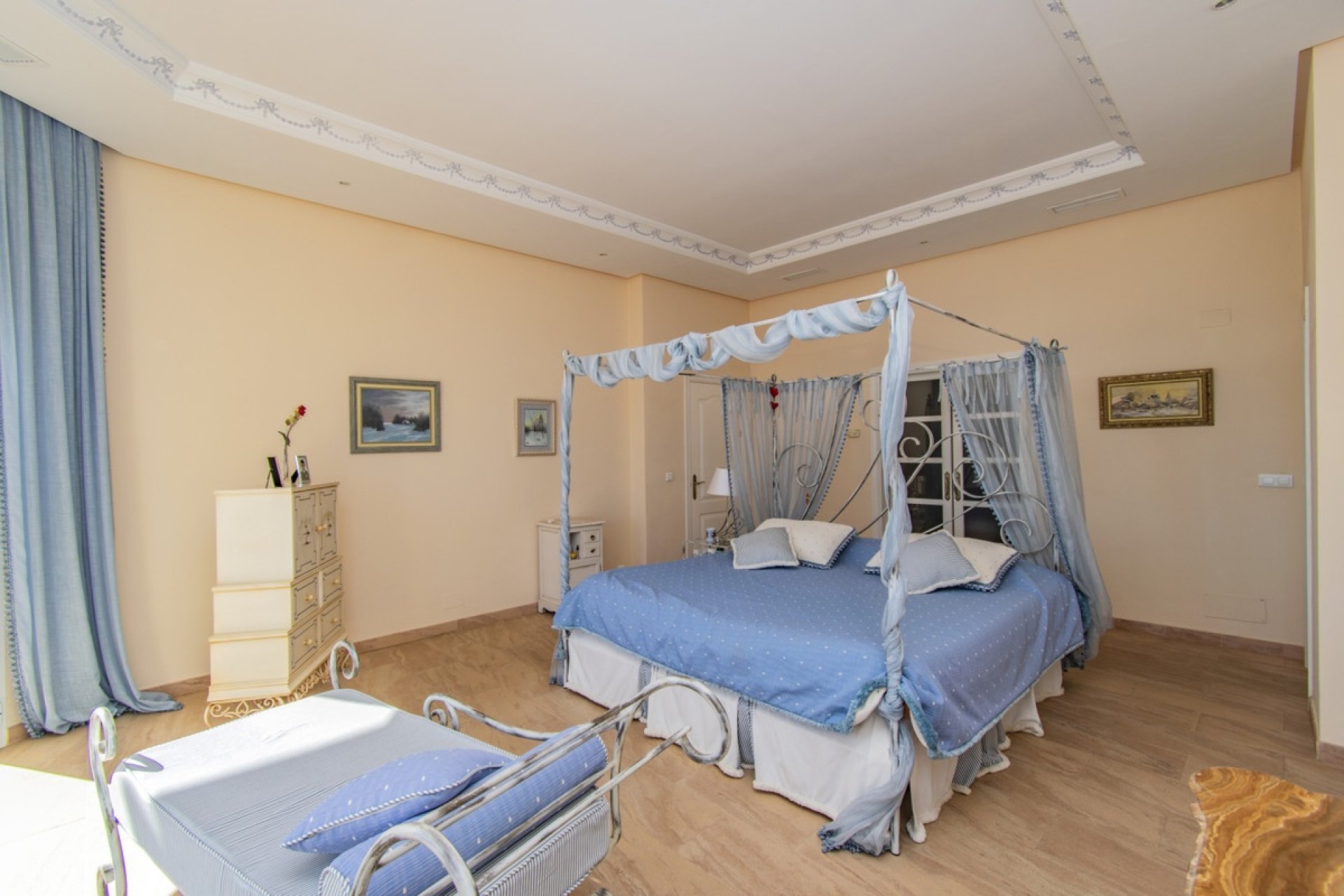 Resale - Villa - Estepona - Estepona Centro
