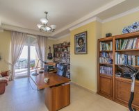 Resale - Villa - Estepona - Estepona Centro