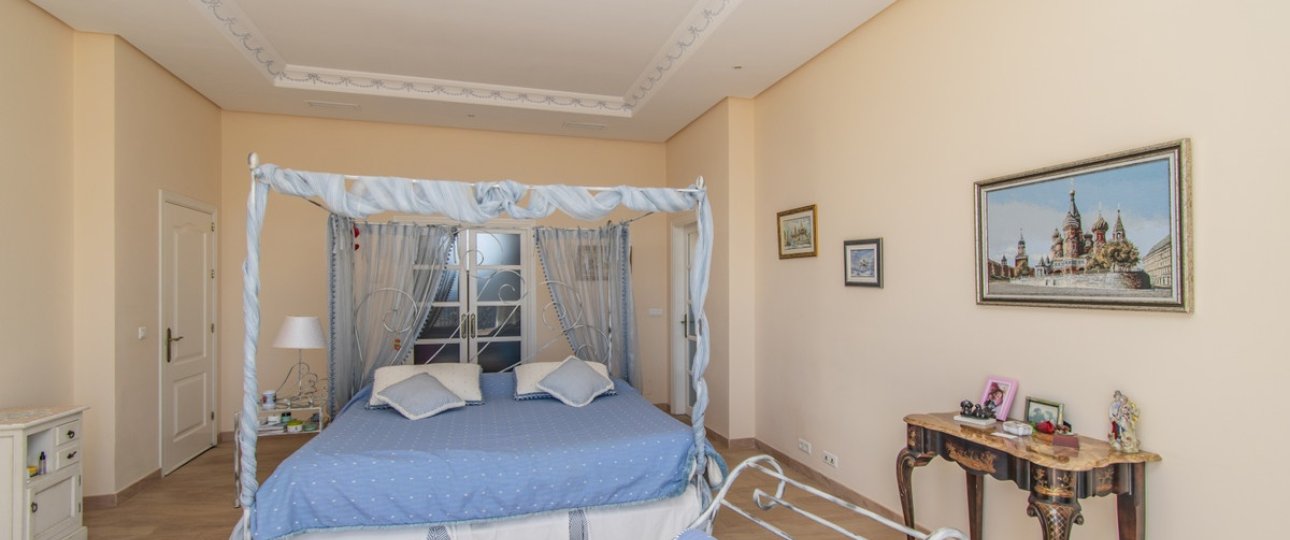 Resale - Villa - Estepona - Estepona Centro