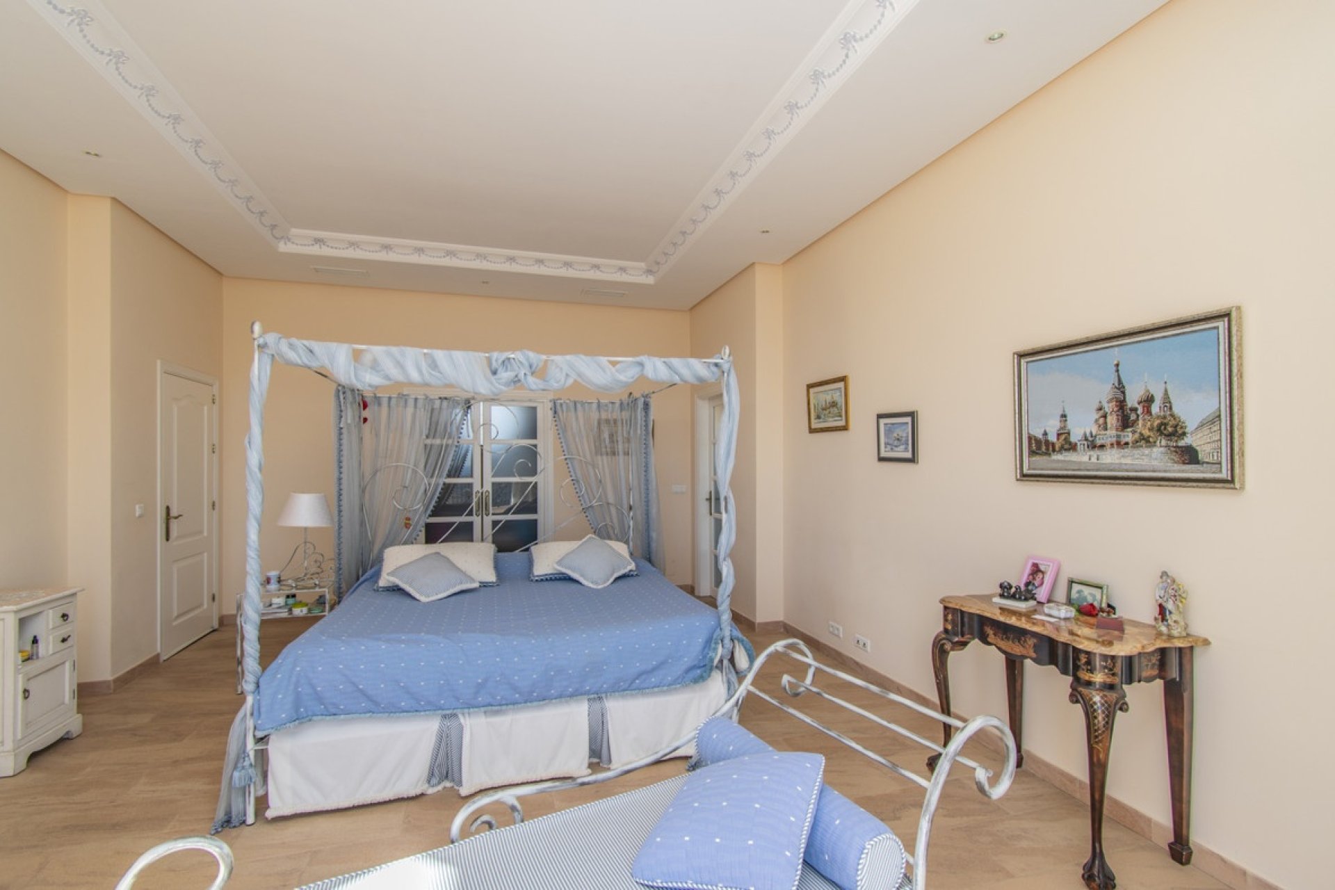 Resale - Villa - Estepona - Estepona Centro
