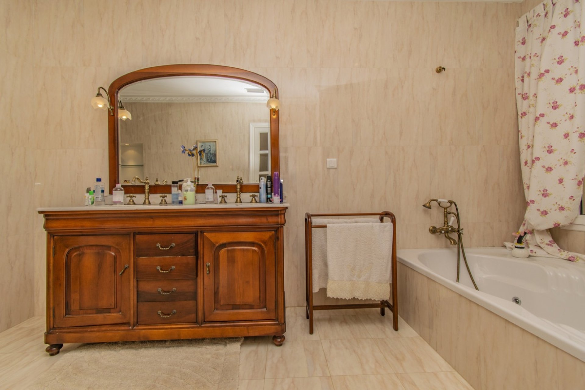 Resale - Villa - Estepona - Estepona Centro