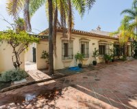 Resale - Villa - Estepona - Estepona Centro