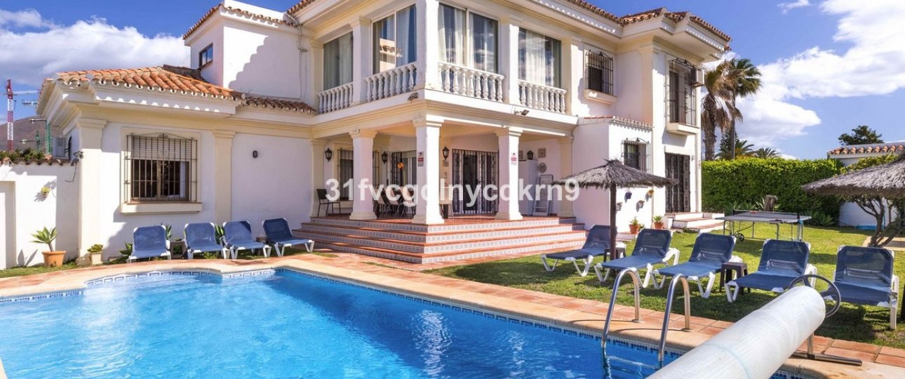 Resale - Villa - Estepona - Estepona Centro