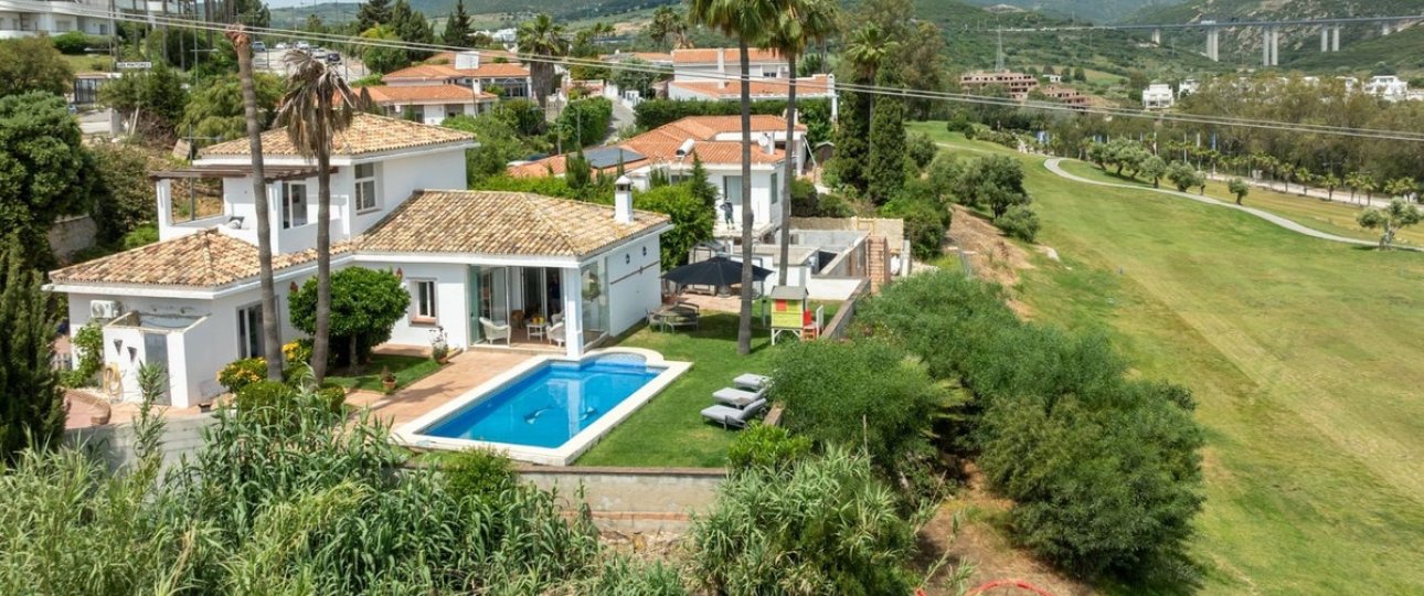 Resale - Villa - Estepona - Estepona Centro