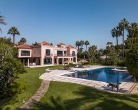 Resale - Villa - Estepona - Estepona Centro