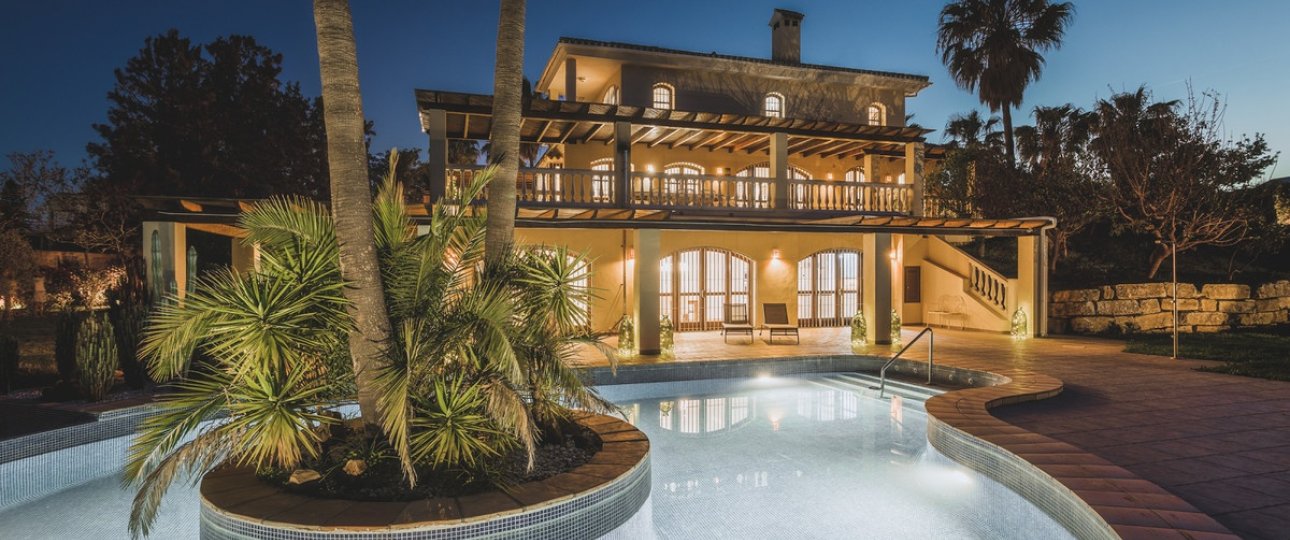 Resale - Villa - Estepona - Estepona Centro