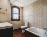 Resale - Villa - Estepona - Estepona Centro