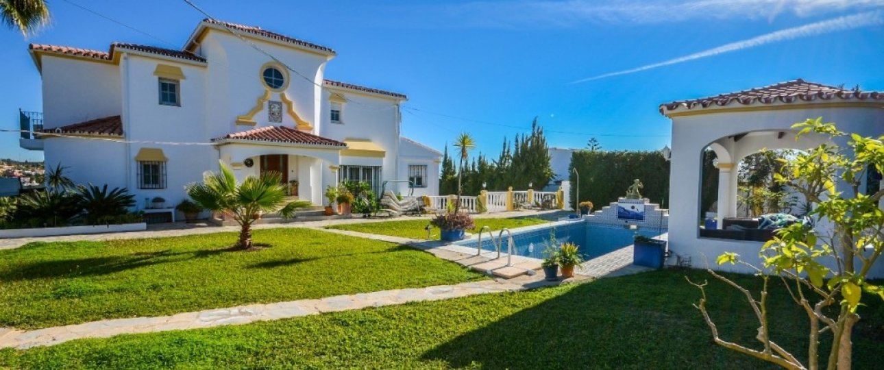 Resale - Villa - Estepona - Estepona Centro