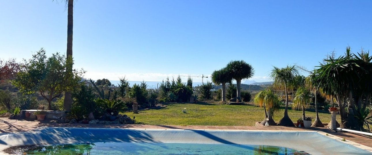 Resale - Villa - Estepona - Estepona Centro