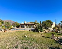 Resale - Villa - Estepona - Estepona Centro