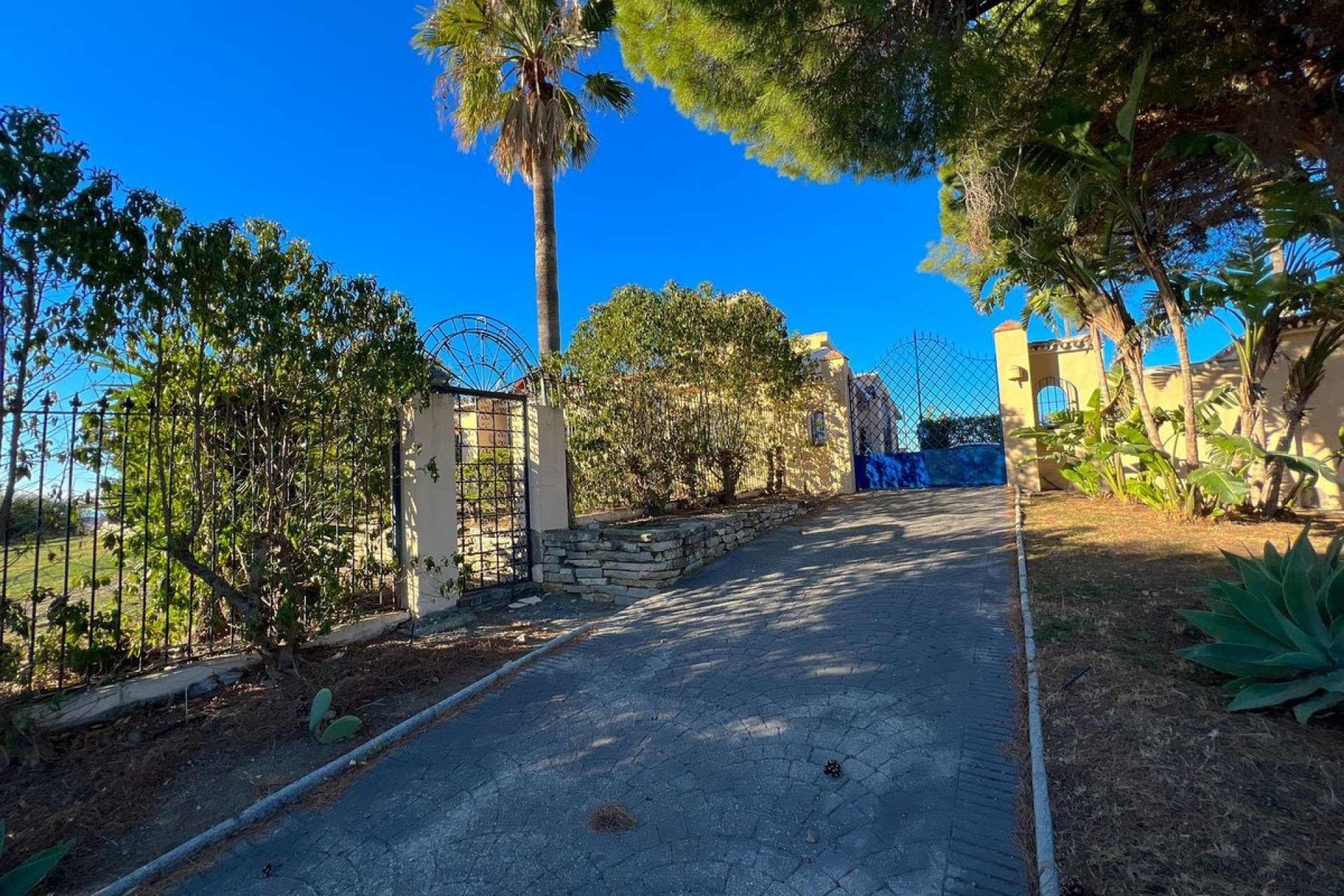 Resale - Villa - Estepona - Estepona Centro