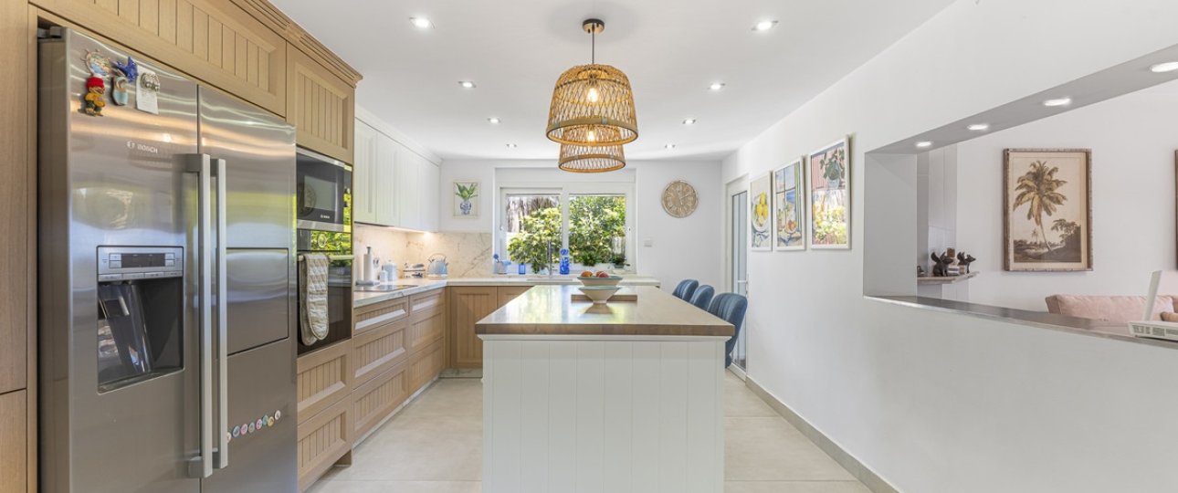 Resale - Villa - Estepona - Estepona Centro