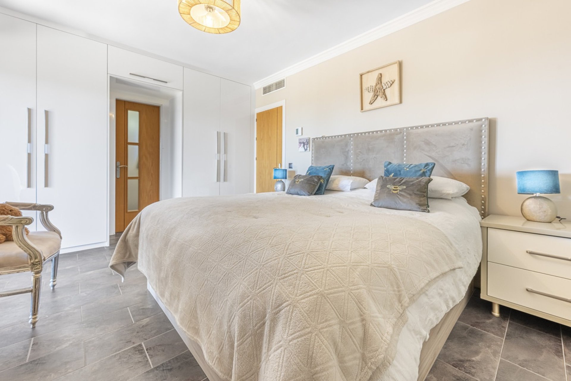 Resale - Villa - Estepona - Estepona Centro