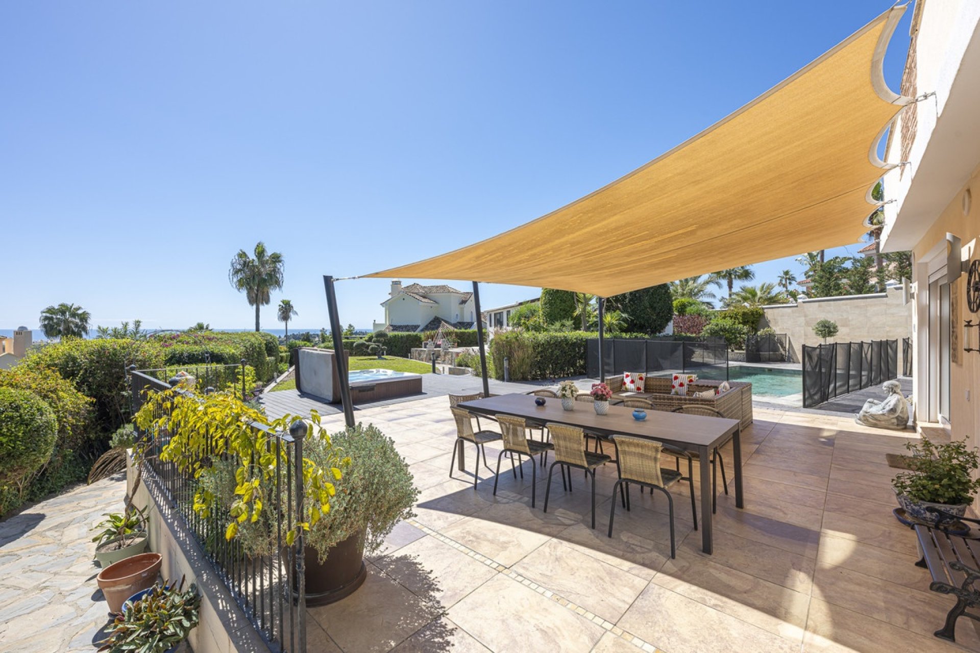 Resale - Villa - Estepona - Estepona Centro
