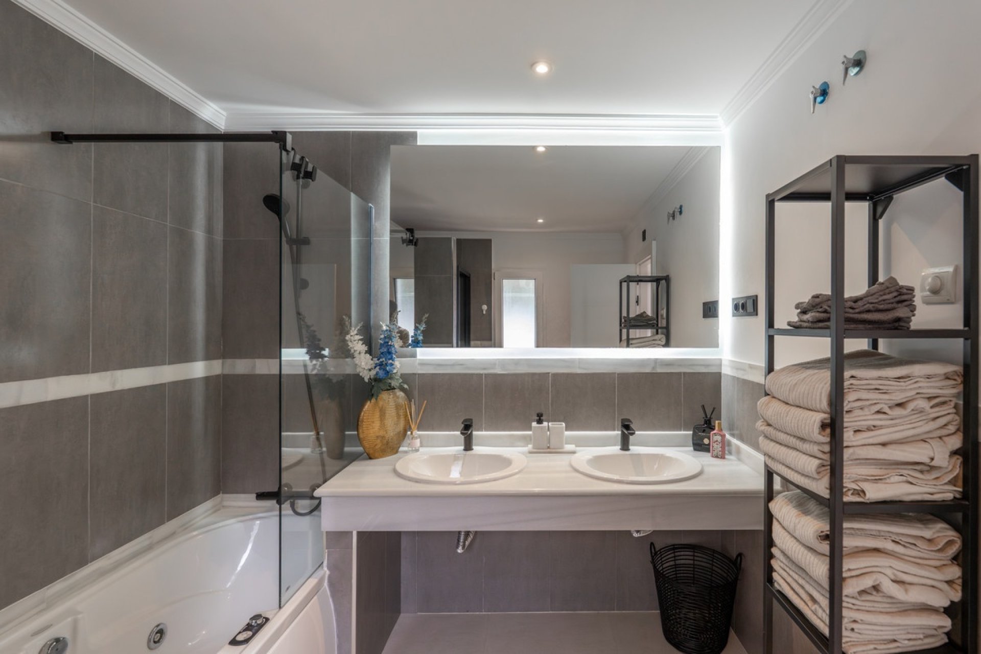 Resale - Villa - Estepona - Estepona Centro