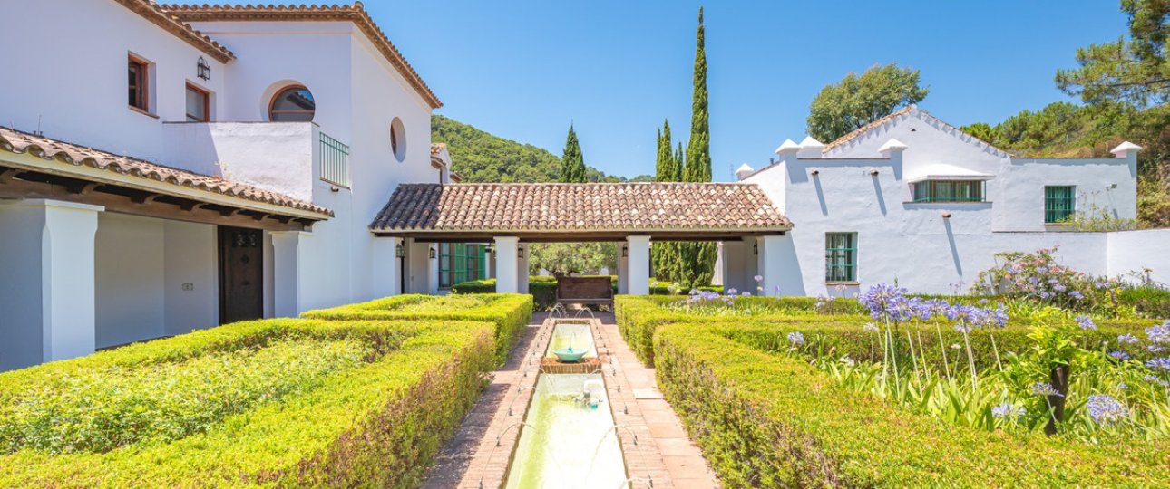 Resale - Villa - Estepona - Estepona Centro