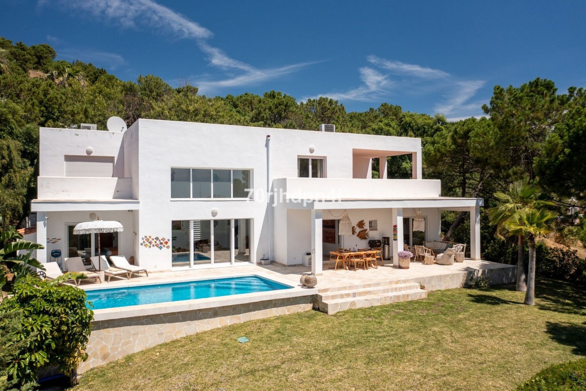 Resale - Villa - Estepona - Estepona Centro