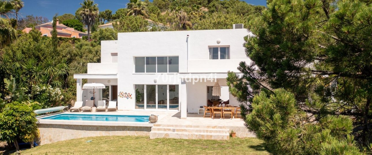 Resale - Villa - Estepona - Estepona Centro