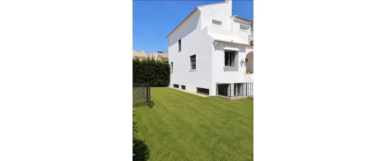 Resale - Villa - Estepona - Estepona Centro