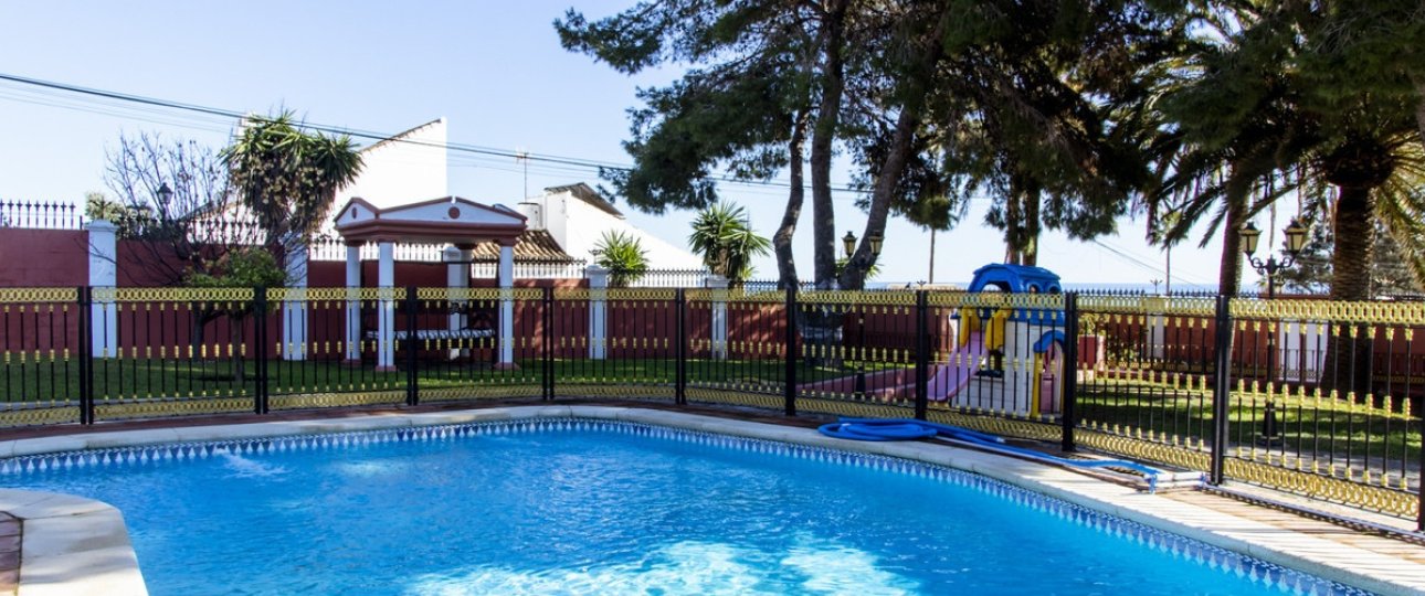 Resale - Villa - Estepona - Estepona Centro